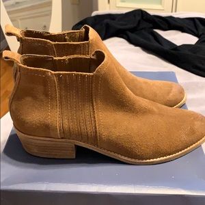 BRAND NEW STEVE MADDEN BOOTIES